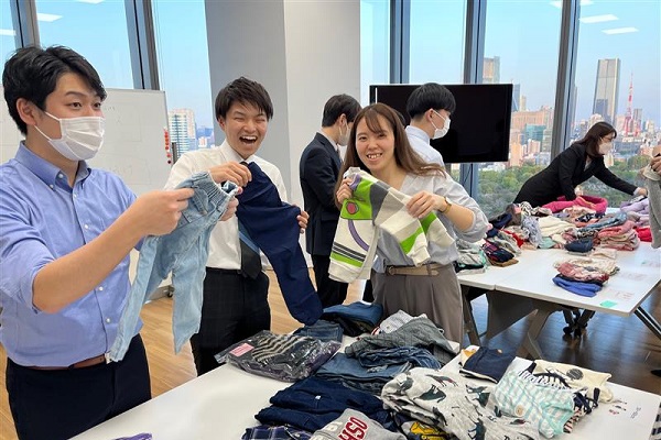  ひとり親世帯の方へ届けよう！子ども服福袋づくり     